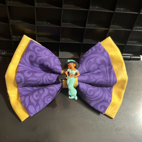 Jasmine bow - Picture 1 of 4